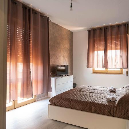 Monfalcone City Room Rental Apartment Кальярі Екстер'єр фото