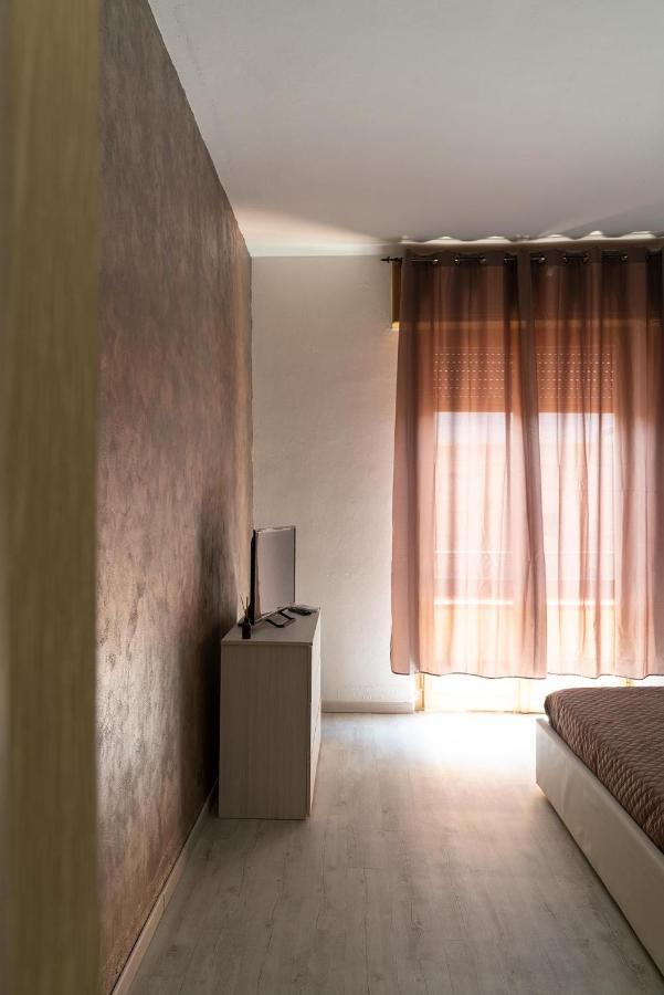 Monfalcone City Room Rental Apartment Кальярі Екстер'єр фото