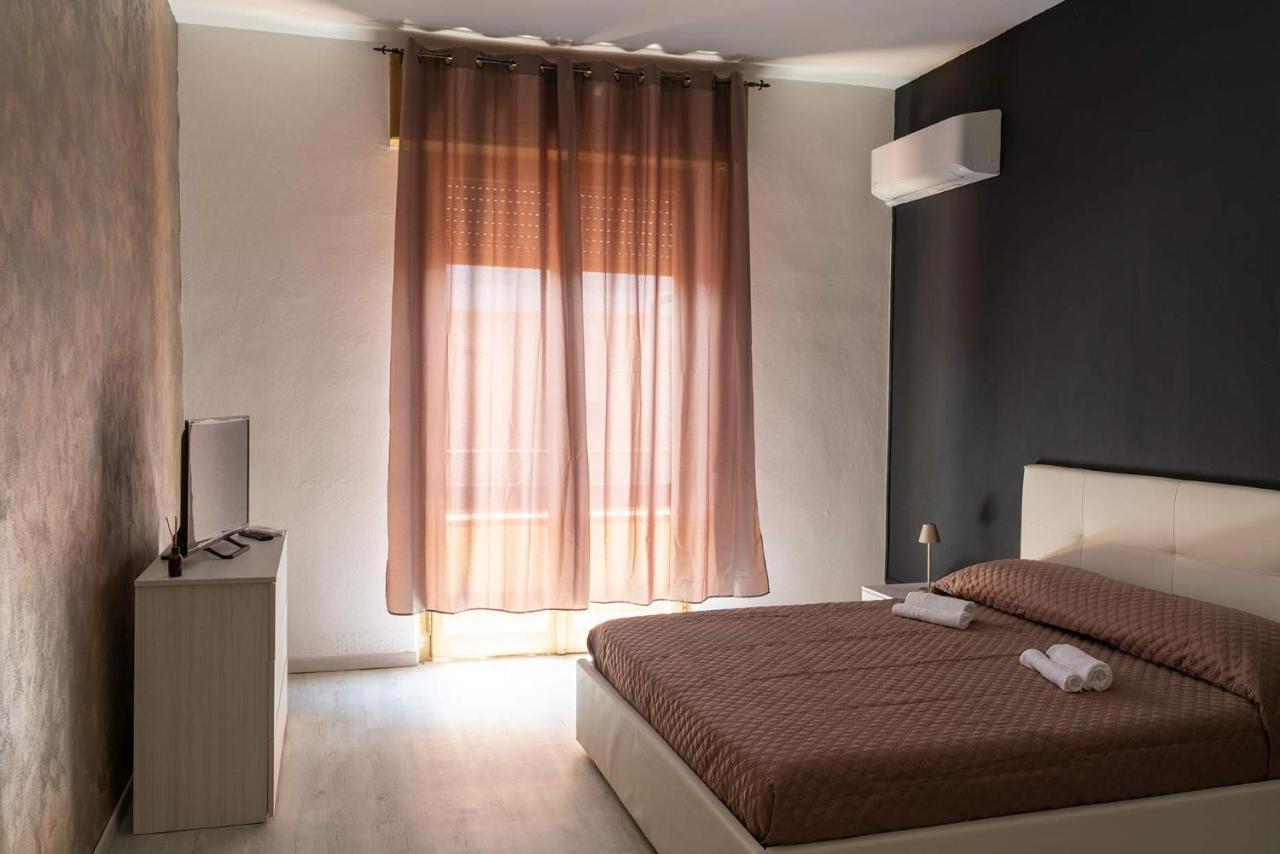 Monfalcone City Room Rental Apartment Кальярі Екстер'єр фото