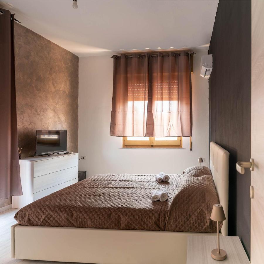 Monfalcone City Room Rental Apartment Кальярі Екстер'єр фото
