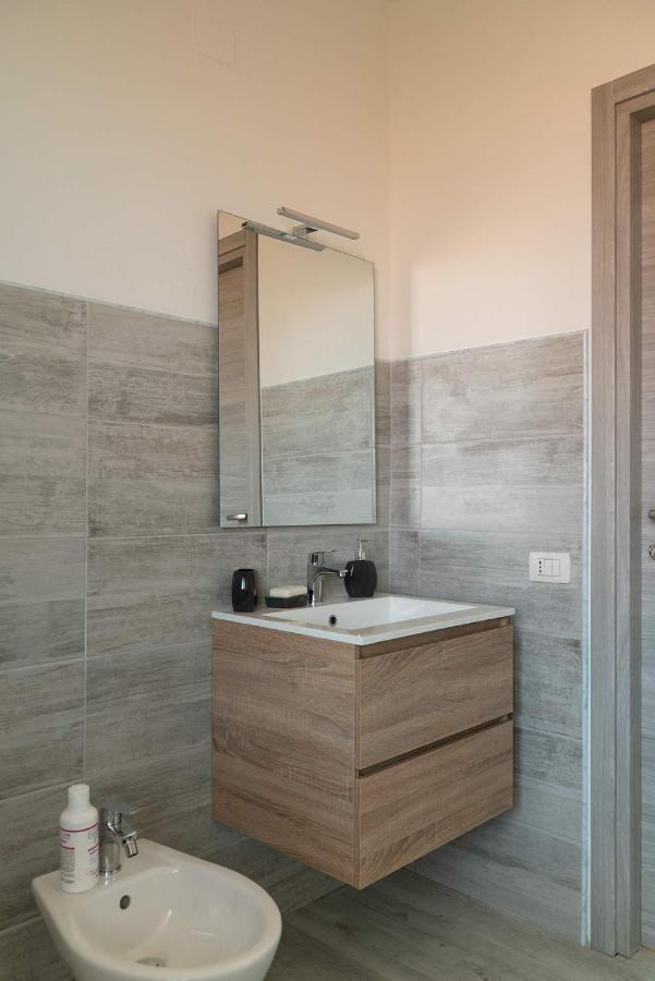 Monfalcone City Room Rental Apartment Кальярі Екстер'єр фото